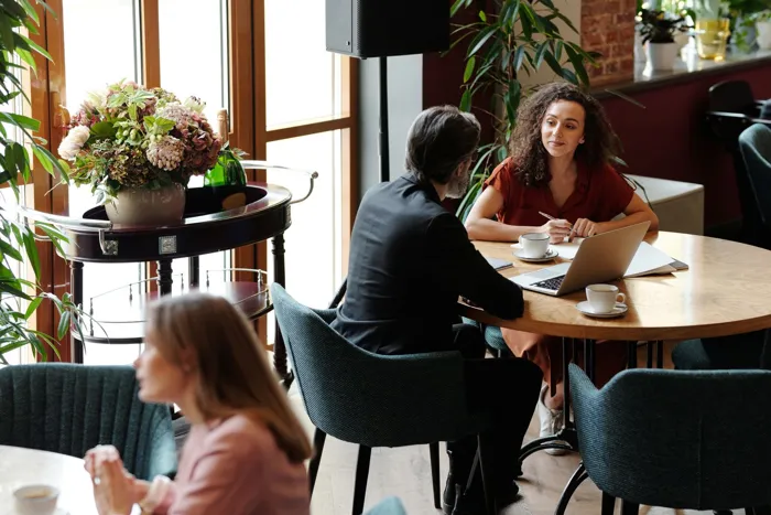 How to meet a buyer safely
